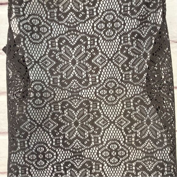 Kimchi Blue Black Lace Vest SZ M Festival Wear Sexy Feminine Crochet Layering - Picture 6 of 13